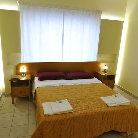 Roma Tourist House Hotel Buitenkant foto