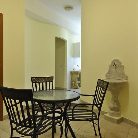 Roma Tourist House Hotel Buitenkant foto