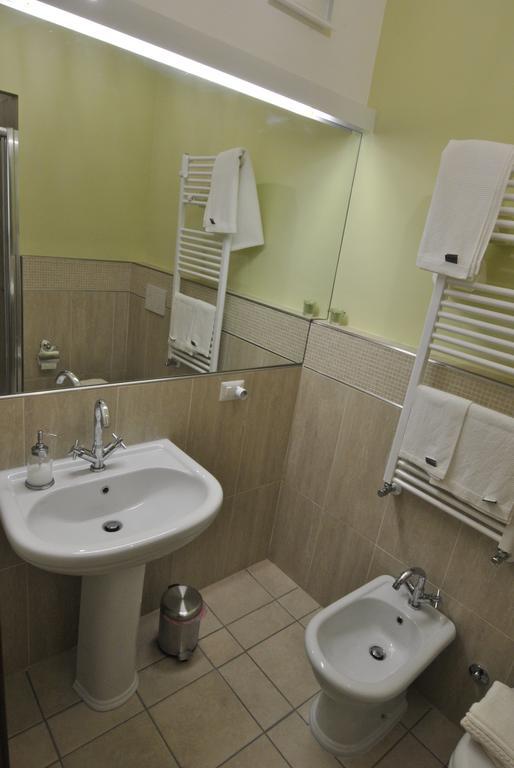 Roma Tourist House Hotel Buitenkant foto
