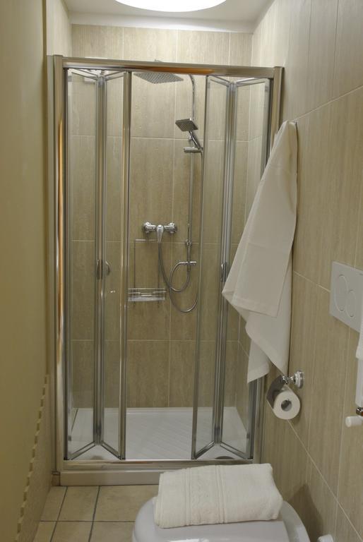 Roma Tourist House Hotel Buitenkant foto