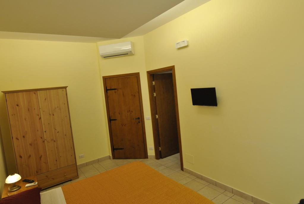 Roma Tourist House Hotel Buitenkant foto